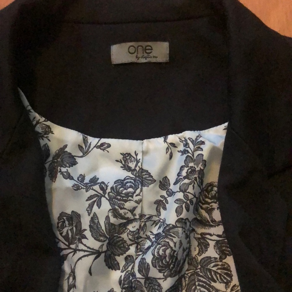 ONE by chapter one Branded Women’s Black Blazer